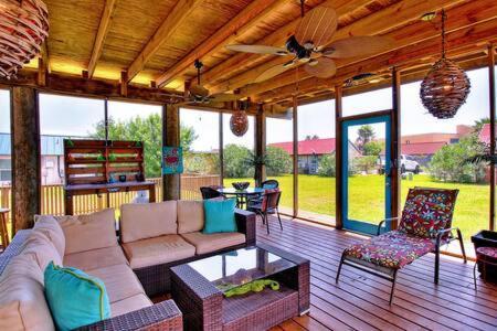 Spanish Village Cottage W Private Cabana Порт Арансас Екстериор снимка